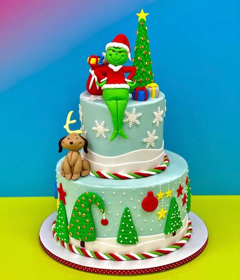 Grinch Cake Ideas Kids, Grinch First Birthday Smash Cake, Grinch Birthday Cupcakes, Grinch Christmas Cake Ideas, Cindy Lou Who Cake, The Grinch Cake Ideas, The Grinch Cake Birthday, Grinch Birthday Party Cake, Grinch Cake Ideas