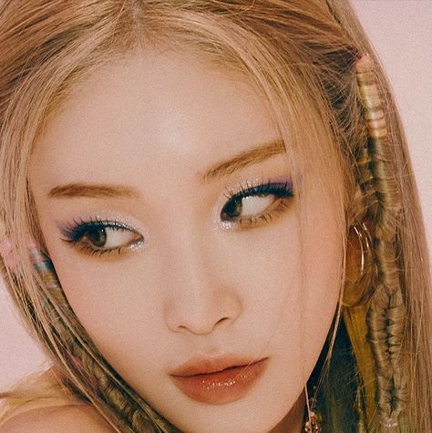 청하 CHUNG HA (@chungha_official) • Instagram photos and videos Chung Ha, Kim Chungha, Follow Me On Instagram, Kpop Idol, Follow Me, Pizza, Instagram Photos, Photo And Video, Instagram Photo