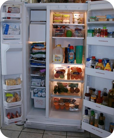 Organizing Your Refrigerator - Mom 4 Real Two Door Refrigerator, Healthy Fridge, Dark Bathroom Ideas, Side By Side Refrigerator, Kitchen Games, Better Job, Fridge Storage, Minimalist Kitchen Design, Refrigerator Organization