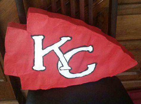 KC Chiefs arrowhead Valentine box made out of paper mache Patriot Day Crafts For Kids, Valentine Boxes For School, Kids Valentine Boxes, Valentines Box, Valentine Craft, Valentine Day Boxes, Valentines Art, Kc Chiefs, Valentines School