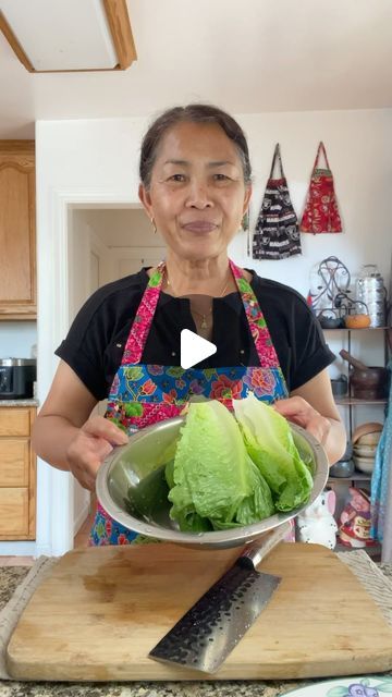 Sovanna Chan on Instagram: "Cambodian Beef Lok Lak
ឆាឡុកឡាក់សាច់គោ

Ingredients:
1 lb beef flap meat.

Stir-fry sauce ingredients:
2 tbsp oyster sauce.
1 tsp sugar.
2 tsp fish sauce.
1/2 tsp MSG optional.
1 tsp black pepper.
 
Dipping sauce ingredients:
1 lime.
2 tsp salt.
1 tsp sugar.
A dash msg optional.
1 tsp black pepper.
1 tsp fried garlic.

Plate of vegetables:
Lettuce.
Cucumber.
Tomato.
Onion.
Garnish with egg optional.
Sprinkle some cilantro.
Taste and adjust to your liking.
#recipes #homecooking #khmerfood #homemade #beefloklak" Beef Lok Lak Recipe, Cambodian Stir Fry, Lok Lak Recipe, Beef Lok Lak, Flap Meat, Fried Garlic, Cambodian Food, Khmer Food, Fry Sauce