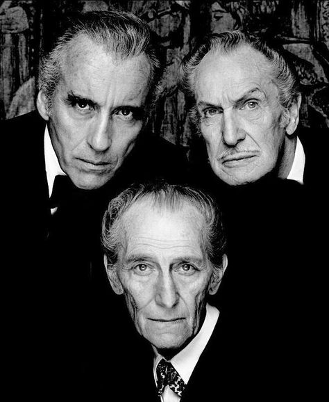 Christopher Lee, Vincent Price, and Peter Cushing. Klasik Hollywood, Peter Cushing, Christopher Lee, Septième Art, Vincent Price, I Love Cinema, Horror Icons, Classic Horror, 인물 사진