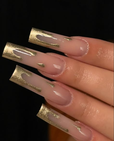 Natural Gold Nails Acrylic, Gold Drop Nails, Gold Monochrome Nails, Gold Drip Nails, Marble Acrylic Nails, Acrylic Nail Designs Coffin, Gold Acrylic Nails, Glitter Nails Acrylic, Chrome Nails Designs