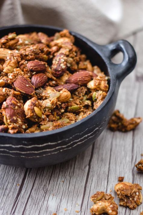 BEST Keto Granola! Low Carb Keto Peanut Butter Granola Idea – Quick & Easy Ketogenic Diet Recipe – Completely Keto Friendly Peanut Butter Granola Recipe, Granola Snacks, Low Carb Granola, Keto Granola, Keto Peanut Butter, Peanut Butter Granola, Keto Diet Breakfast, Carb Snacks, Ketogenic Diet Meal Plan