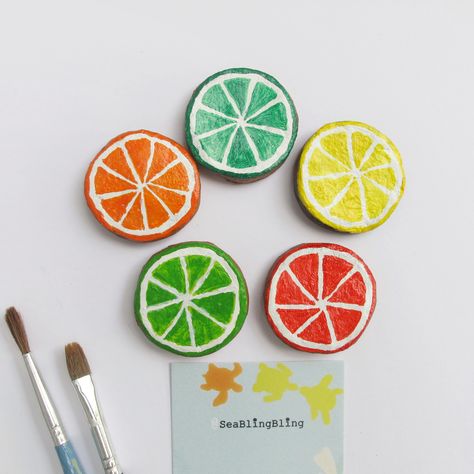 Clay Fruit Magnets, Diy Clay Magnets, Clay Fridge Magnets Diy, Clay Magnet Ideas, Clay Activities, Clay Fridge Magnets, Handmade Fridge Magnets, Clay Fridge, Uni House