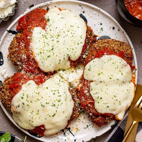 Chicken Parmesan with Vodka Sauce Recipes With Vodka Sauce, Chicken With Vodka Sauce, Honey Baked Chicken Breast, What To Make With Chicken, Favorite Chicken Recipes, The Best Chicken Recipes, Honey Baked Chicken, Jamaican Curry Chicken, Vodka Sauce Recipe