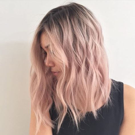 pink tones                                                                                                                                                                                 More Gold Hair Colors, Hair Color Rose Gold, Pastel Pink Hair, Vlasové Trendy, Shoulder Length Hair Cuts, Hair Haircuts, Rose Gold Hair, Short Hairstyle, Pastel Hair