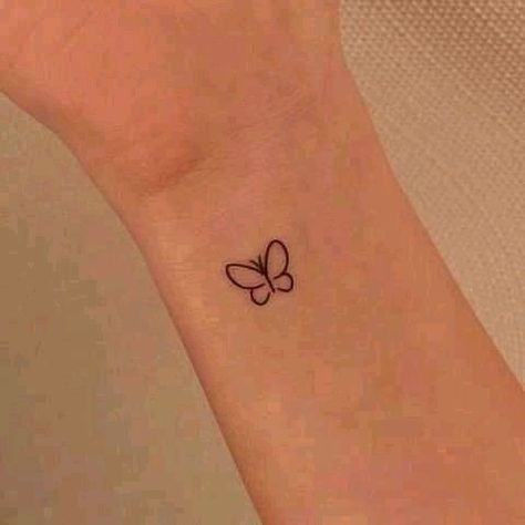 Small Henna Tattoos, Hand Tattoos For Girls, Sharpie Tattoos, Small Pretty Tattoos, Cute Little Tattoos, Cute Tiny Tattoos, Cute Small Tattoos, Wrist Tattoos For Women, Small Hand Tattoos