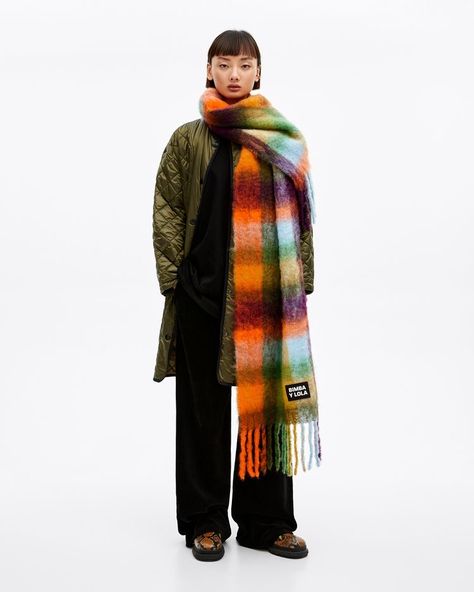 Bimba Y Lola Scarf, Trendy Scarf, Trendy Scarves, Sport Chic, Winter Fits, Bags And Accessories, Girl Falling, Scarfs, Winter Scarf