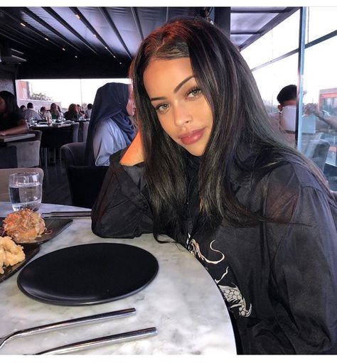 Nisrina Sbia, Black Hair Aesthetic, Fan Page, Pretty Face, Nhl, Black Hair, Wattpad, Long Hair Styles, Fan