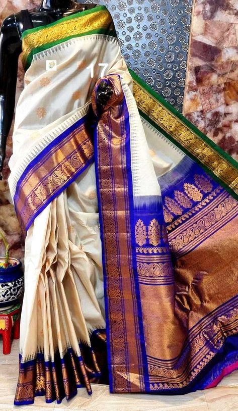 Ganga Jamuna Border Saree, Gadwal Silk Sarees Latest, Burnt Hair, Beautiful Sarees, Sarees For Women, Silk Saree Blouse, Wedding Saree, Zari Work, Natural Silk