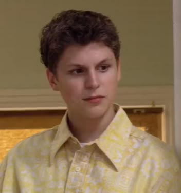 » sitcom bf (george michael bluth aka the banana frozen boy) George Michael Bluth, Woah Mamasita, Michele Cera, Frozen Boy, Michael Bluth, Banana Frozen, Michael Cera, Egg Sandwich, Arrested Development