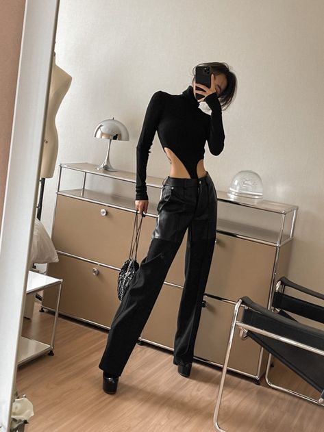 Stretchy and soft slinky long sleeve body suit with high waist. Turtleneck adds versatility. Model is wearing MINUSEY ONE SIZE. * MINUSEY ONE SIZE = EU 34-38, US 2-6* 70% Polyester / 25% Rayon / 5% Spandex* Dry clean* Made in Korea - Model Height: 171cm/5'7" (US2, EU34) How To Style Bodysuit Outfit, Long Sleeve Bodysuit Women, Long Sleeve Body Suit, Body Suits, Body Suit Outfits, Wide Trousers, Looks Black, Ribbed Bodysuit, High Neck Long Sleeve