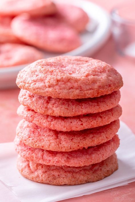 Strawberry Sugar Cookies Recipe Strawberry Sugar Cookie Recipe, Chewy Sugar Cookie Recipe, Strawberry Sugar Cookies, Strawberry Sugar, Butter Sugar Cookies, Strawberry Cake Mix, Chewy Sugar Cookies, Strawberry Flavor, Strawberry Cookies