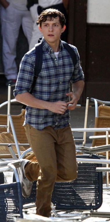 Peter Parker Outfit Ideas, Peter Parker Outfit, Spidey Sense, Spiderman Far From Home, Parker Outfit, Baby Toms, Tom Holland Peter Parker, Far From Home, Tom Holland Spiderman