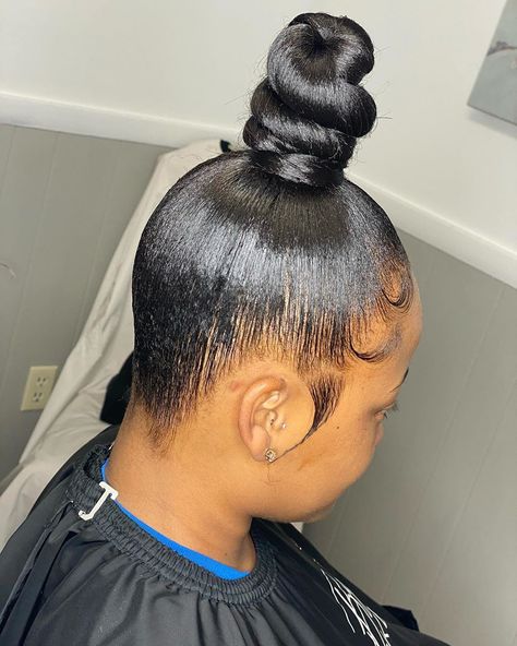 Twist Knot Bun, Bun Knot, Queen Hairstyles, Ninja Bun, Bridal Vibes, High Bun Hair, High Bun Hairstyles, Top Knot Bun, Sleek Ponytail Hairstyles