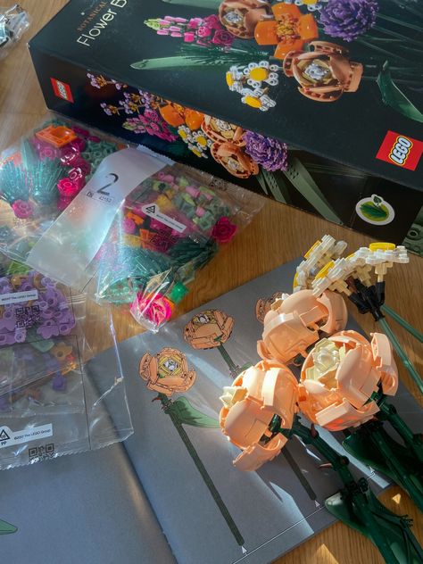 Legos Flowers, Flowers Fake Story, Lego Flowers, Lego Diy, Xmas Wishes, Lego Creative, Anime Villians, Dream Gift, Big Gifts