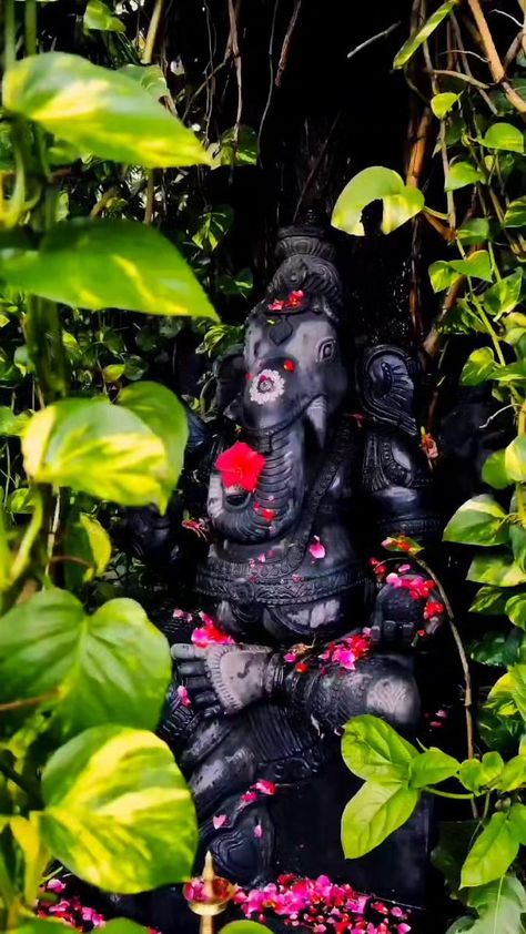 Ganapati Bappa Morya, Little Kanha Ji Images, Hindu Statues Goddesses, Photos Of Ganesha, Ganapati Bappa, Disney Movie Art, Devi Images Hd, Ganpati Bappa Photo, Happy Ganesh Chaturthi Images