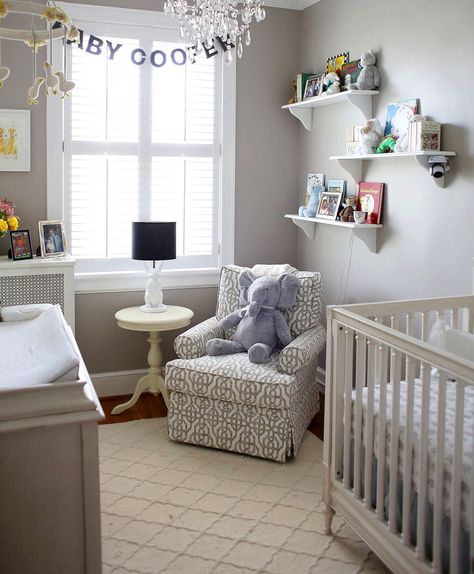 Tips for small nurseries? - Find out how to make the most out of your space if you have a small nursery. Get more pregnancy questions answered at TheBump.com. Small Nursery Layout, Small Nursery Design, Small Baby Nursery, Safe Nursery, Nursery Layout, Small Baby Room, Small Space Nursery, Small Nursery, Små Rum Lidt Plads