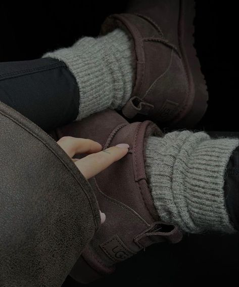 Uggs Outfit, Mia 3, Beige Style, Aesthetic Shoes, Fall Fits, Winter Fits, Swag Shoes, Winter Aesthetic, Autumn Aesthetic