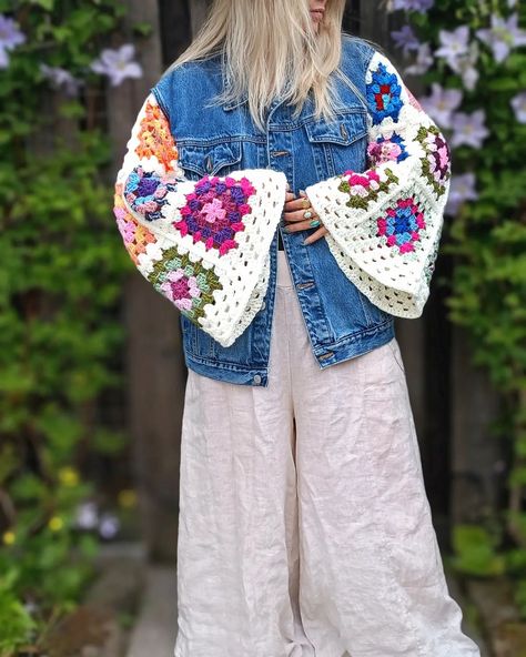 ✨ FOR SALE - AVAILABLE ✨ Upcycled vintage denim jacket with handmade (by me) granny square crochet sleeves ❤️ DM to purchase 🫶🏻 Crochet On Denim, Revamp Jeans, Crochet Blanket Jacket, Denim Jacket Ideas, Crochet Long Sleeve Tops, Crochet Sleeves, Crochet Festival, Crochet Blanket Designs, Crochet Shrug