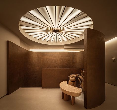 Frameweb | Sol Spa Spa Lighting, Public Space Design, Spa Interior, Cove Lighting, Ceiling Detail, Architecture Design Drawing, Ceiling Installation, Spa Design, Showroom Design