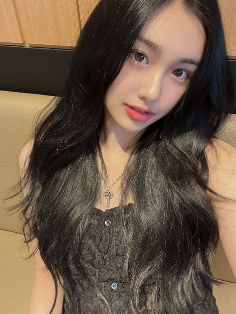 aisha heo yoorim everglow Aisha Icon, Aisha Everglow, I Want You Forever, Gf Material, Yuehua Entertainment, Cute Selfies Poses, I Love Girls, Look Alike, Kpop Girl Groups