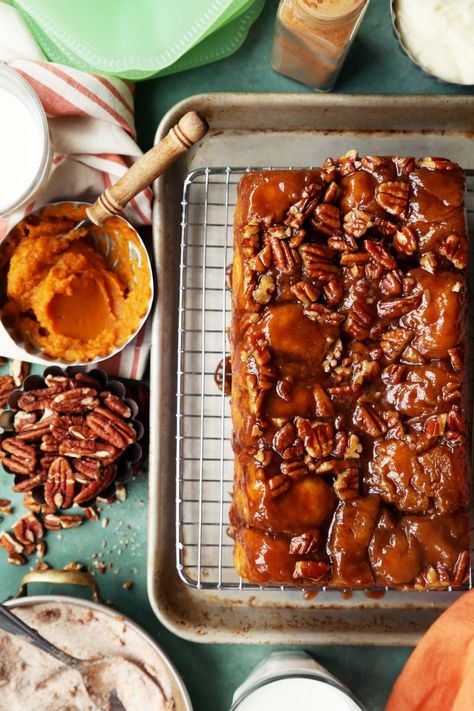 Pumpkin Sticky Bun Monkey Bread - The Candid Appetite Pumpkin Sticky Buns, Sticky Bun, Sticky Buns, Pumpkin Pecan, Cookie Cups, Monkey Bread, Baking Project, Sweet Breads, Canned Pumpkin