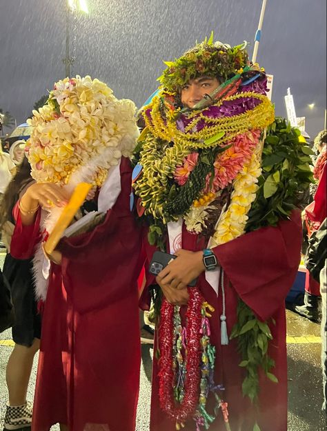 Lei Aesthetic, Hawaii Graduation, Hawaiian Graduation, Hawaii University, Grad Leis, Samoan People, Samoan Designs, Graduation Leis, University Of Hawaii