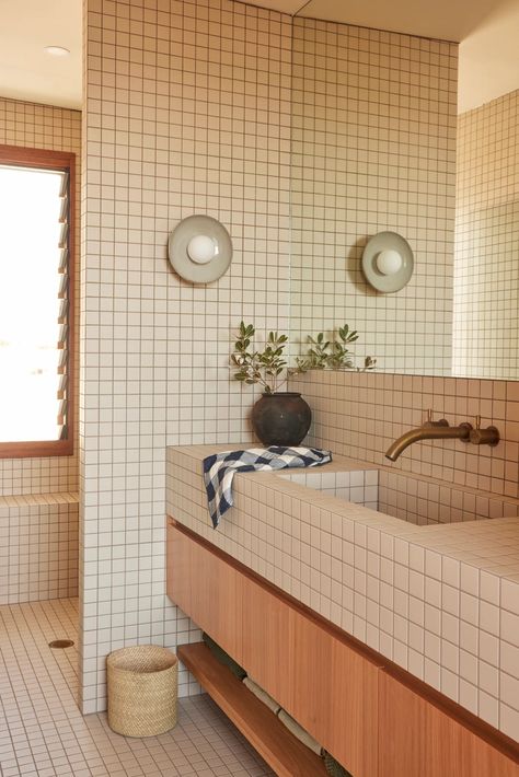 Japanese Bathroom Tiles, Wow Tiles Bathroom, Tile Schluter Edge, Finger Tiles Bathroom, Jarrah Floorboards, Eichler Bathroom, Modernist Bathroom, Terracotta Bathroom, 70s Bathroom