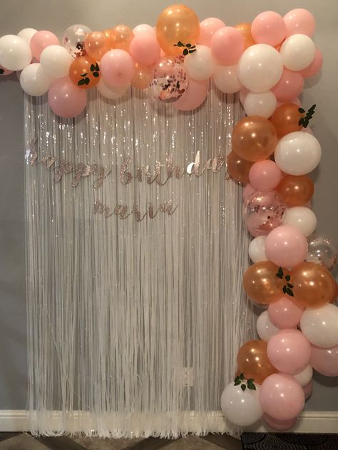 Rose Party Theme, Birthday Decorations 18th, Gold Party Theme, Rose Gold Party Theme, Gold Theme Birthday, Gold Theme Party, 21st Birthday Girl, Gold Birthday Party Decorations, Gold Birthday Decorations