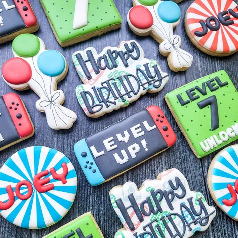 𝑭𝒓𝒂𝒏𝒄𝒆𝒔𝒄𝒂'𝒔 𝑭𝒓𝒐𝒔𝒕𝒊𝒏𝒈 (@francescasfrosting) • Instagram photos and videos Nintendo Switch Cookies Decorated, Gaming Birthday Cookies, Game On Cookies, Level 7 Birthday Party, Level 5 Birthday Party, Video Game Birthday Cookies, Video Game Cookies Decorated, Gaming Cookies Decorated, Nintendo Switch Cookies