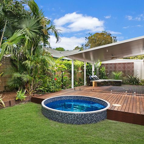 Plunge-pools-sunshine-coast-brisbane-gallery-round-10 Plunge Pool Off Deck, Poolside Design, Round Pools, Coastal Backyard, Concrete Pools, Kleiner Pool Design, Pool Decking, Pools For Small Yards, Deck Piscina