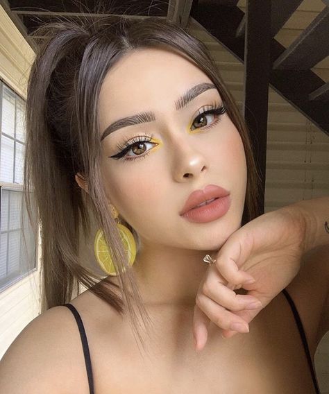 Uh Huh Honey, Winged Eyeliner Makeup, Yellow Makeup, Colourpop Eyeshadow, Make Up Videos, Uh Huh, Colourpop Cosmetics, Makeup Blogger, No Eyeliner Makeup