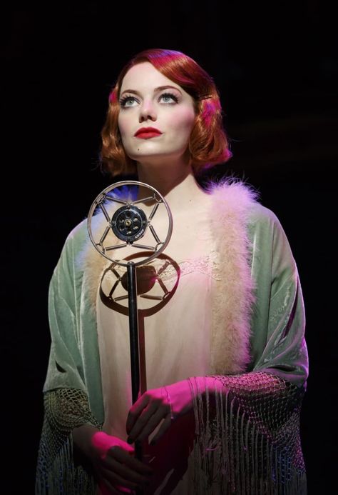 Emma Stone Looks Flawless In The "Cabaret" Musical Emma Stone Cabaret, Cabaret Broadway, Cabaret Musical, Emily Stone, Cabaret Show, Damien Chazelle, Theatre Life, Theatre Kid, Teen Vogue