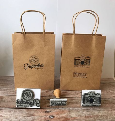 Paper Bags Ideas Design, Stamped Paper Bags, Printing On Paper Bags, Paper Bag Packaging Ideas, Luxury Paper Bag, Packaging Stamps, Custom Paper Bags, Paper Bag Design, Packaging Ideas Business