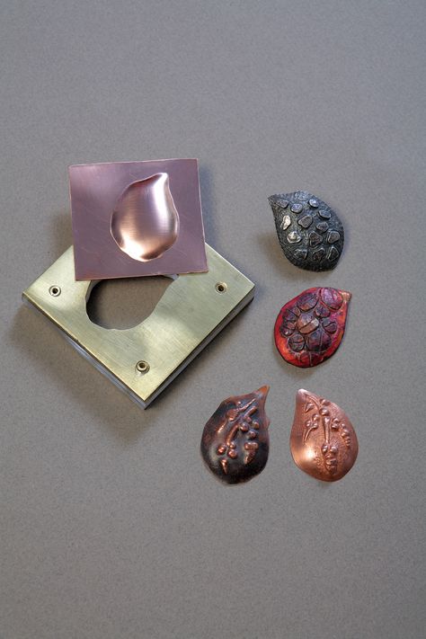 Nancy Megan Corwin will be teaching Die Forming and Multiples for Chasing and Repousse at Danaca Design March 5 & 6, 2016 Hydraulic Press Jewelry, Chasing And Repousse, Diy Jewelry Tools, Silversmithing Jewelry, Copper Work, Silver Metal Clay, Hydraulic Press, Metalwork Jewelry, Metalsmithing Jewelry