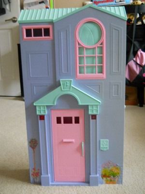 BARBIE TALKING TOWNHOUSE FOLDABLE DREAM HOUSE 2 Story | #456872423 House 2 Story, Barbie Happy Family, Fold Out Beds, Hamster Toys, Funny Feeling, Toy House, Grandma's House, Barbie House, Grandmas House