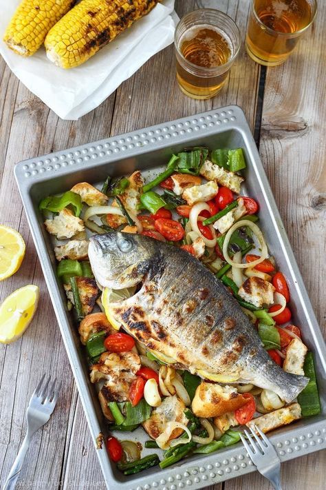 Fish Main Course, Fish Recipes Dairy Free, Oven Baked Salmon Fillet, Seafood Board, Italian Fish Recipes, Italian Bread Salad, Salad Photo, Barbecue Recipe, Fish Cooking