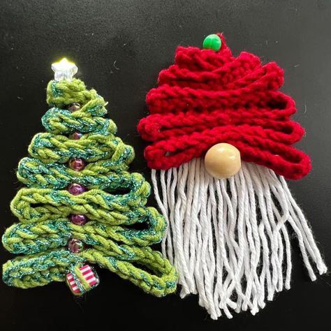 Christmas Crochet Easy, Crochet Christmas Garland, Crochet Christmas Trees Pattern, Jul Diy, Ribbon Christmas Tree, Crochet Ribbon, Crochet Christmas Wreath, Crochet Ornament Patterns, Christmas Crochet Patterns Free