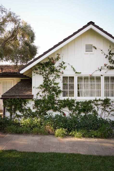 Babymoon at San Ysidro Ranch — Megan Karp | Plus Minus Living Ranch House Aesthetic, California Rancher, California Ranch Style Homes, Coastal Ranch, Ranch Cottage, San Ysidro Ranch, Ranch Remodel, California Ranch, Carpet Ideas