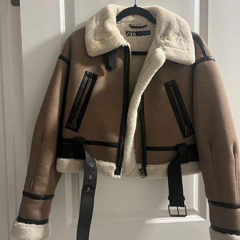 Brown Shearling Coat With Dark Brown Detailing. Never Worn Fall Jackets 2024, Winter Clothing Styles, Shearling Jacket Women, Luxury Jacket, Shearling Coat, Zara Jackets, Fall Jackets, Shearling Jacket, Winter Fashion Outfits