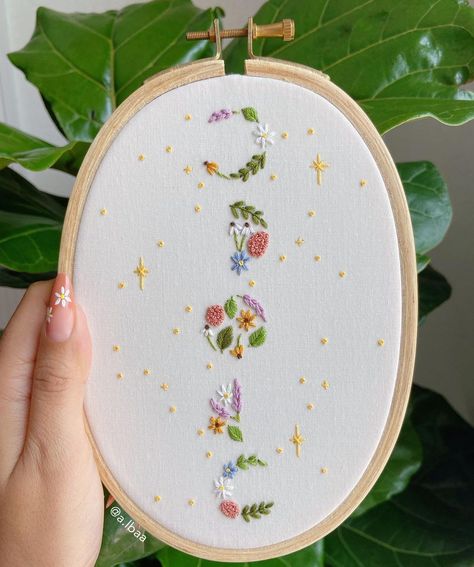 alba✨hoops & patterns on Instagram: “Goodness I am SO HAPPY with this hoop 🥰 I made a single flower moon a while ago so this is version 2.0 🌸🌙 Someone bought this right after I…” Floral Moon Phases, Moon Phases Design, Pdf Embroidery Pattern, Embroidery Crochet, Flower Moon, Crystal Pattern, Floral Moon, I Am So Happy, Single Flower