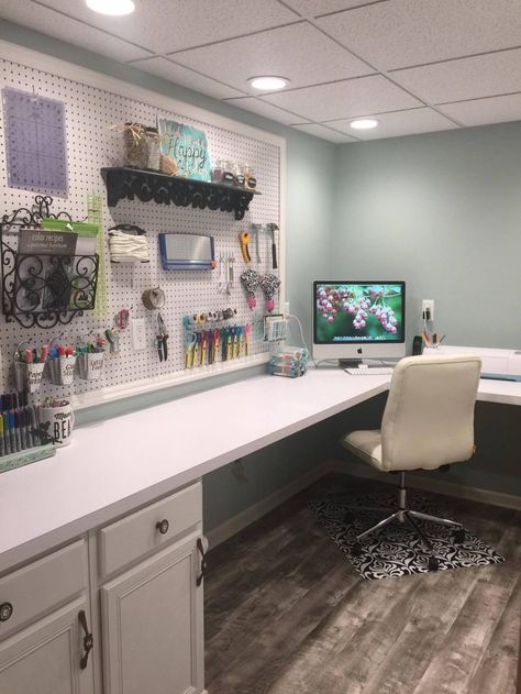 Pegboard Craft Room, Basement Craft Rooms, Sewing Room Design, Dream Craft Room, Craft Room Design, Desk Inspiration, Scrapbook Room, Diy Craft Room, Organization Diy