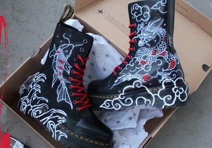 Drawing On Doc Martens, Jadon Hi, Upcycle Shoes, Jadon Platform Boots, Boots Diy, Dr Martens Jadon, Daily Outfit Inspiration, Concept Clothing, Stylish Boots