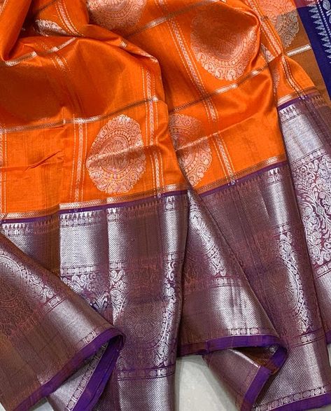 New Trendy Dresses, Saree Color Combinations, Gadwal Silk Sarees, Latest Silk Sarees, Kanjivaram Sarees Silk, Cotton Saree Blouse Designs, Bridal Sarees South Indian, New Saree Designs, Pattu Saree Blouse Designs