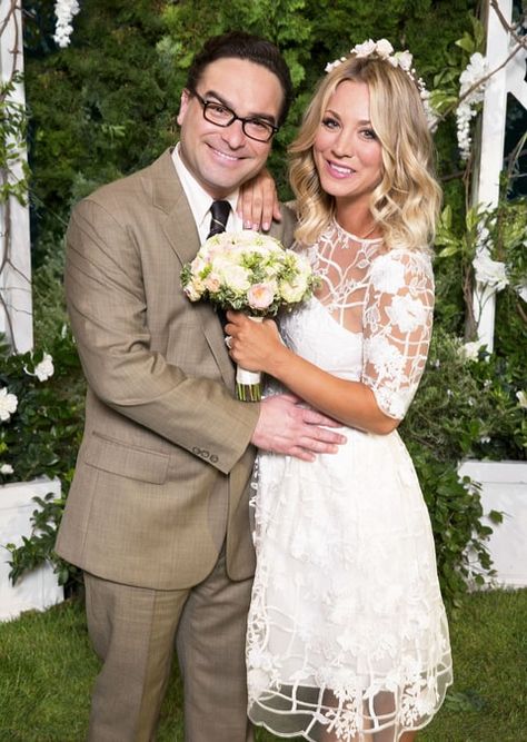 Kaley Cuoco Penny And Leonard, Chill Wedding, Leonard And Penny, Big Bang Theory Penny, Big Ban, Howard Wolowitz, The Big Band Theory, Tv Weddings, Amy Farrah Fowler