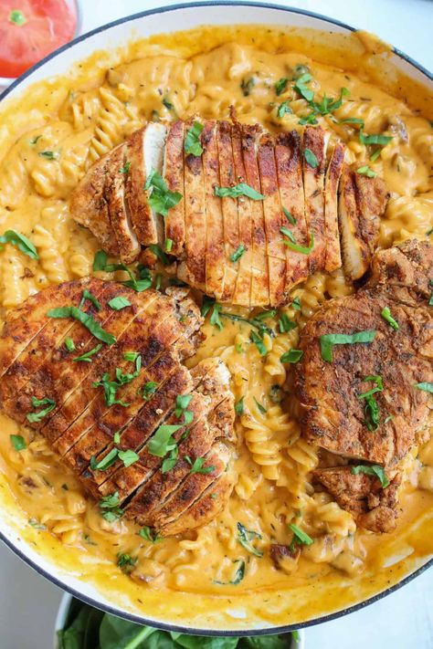 Pasta with Chorizo and Chicken - Golden Grace Kitchen Chicken Chorizo Recipe, One Pan Creamy Chicken, Chicken And Chorizo Pasta, Chorizo Pasta, Chicken Chorizo, Fusilli Pasta, Filling Dinner, Pasta Pasta, Cheesy Sauce