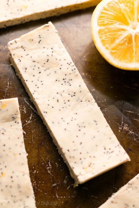 Lemon Poppy Seed Protein Bars Diy Protein Bars, Lemon Poppy Seed Cookies, Histamine Foods, Gluten Free Protein Bars, Poppyseed Muffins, Low Carb Protein Bars, Healthy Protein Bars, High Protein Bars, Protein Bars Homemade