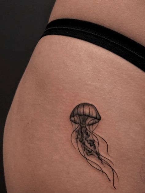 𝐓𝐚𝐭𝐭𝐨𝐨𝐬 P4l Tattoo, Outer Banks Tattoo Ideas, Outer Banks Tattoo, Obx Tattoos, Mini Tats, Tattoo Inspo, Outer Banks, Banks, Tatting